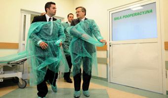 Nawet 7-letnie kolejki do operacji. PO i PiS nic nie zrobi�y by je skr�ci�!