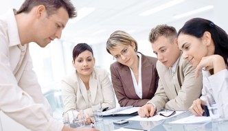 Ile mo�na by�o zarobi� w organizacjach pozarz�dowych w 2015 roku? Oto raport Sedlak&Sedlak