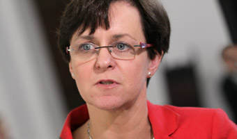 Wiek emerytalny. Rostkowska ocenia skutki dla rynku pracy