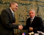  Wsp�praca PiS z LPR i Samoobron� kuleje