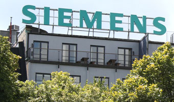 Siemens og�asza ci�cia, 10 proc. informatyk�w na bruk