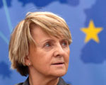  Huebner ma najwi�ksze szanse na tek� komisarza