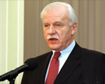  Andrzej Olechowski popar� Donalda Tuska