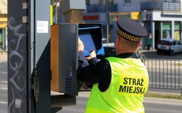 Straż miejska może wystawić mandat kierowcy?