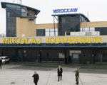  Wroc�awskie lotnisko walczy z mg��