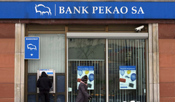 Fitch obni�y� rating wsparcia Pekao