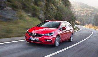 Nowy Opel Astra ST - bezwstydnie luksusowy