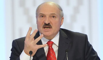 Łukaszenka poprosił Rosję o pieniądze na armię