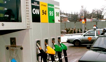 Benzyna najta�sza od p�tora roku