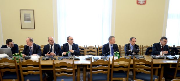 Przedstawiciele banków podczas posiedzenia sejmowej komisji finansów publicznych