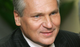 Lewica: Chcą nas "wygumować" z historii