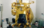  Sonda Cassini przelecia�a nad ksi�ycem Saturna