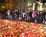  800 os�b w nowym ruchu. PiS zadowolony