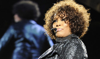 �mier� Whitney Houston. Spekulacje o jej przyczynach
