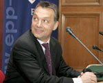  W�gierski rz�d pr�buje uspokoi� rynki