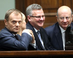 Tusk straszy koalicj� SLD i PiS, Kaczy�ski m�wi o awanturniczych rz�dach