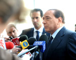Gospodarka:  Berlusconi zwo�uje rz�d. Chce dalej ci�� wydatki