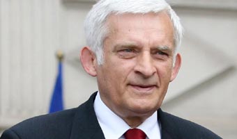 Większość chadeków za Buzkiem