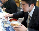  Tanie bary w Japonii zyskuj� na kryzysie