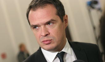 Nowak: Wida� s�abe strony Sikorskiego i Komorowskiego