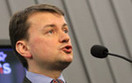 Raport NIK o lotach VIP. Politycy komentuj�