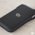 BlackBerry-Classic-In-Leather-Pouch-Right