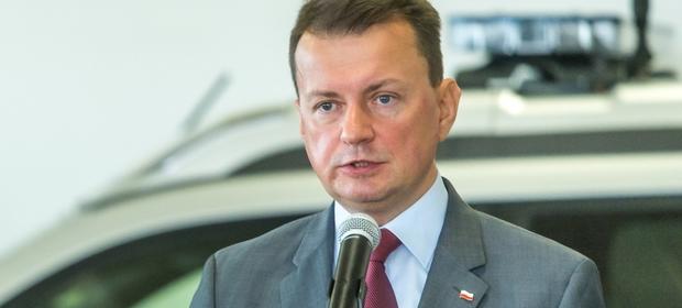 Od 1 stycznia 2018 r. nastąpi podwyżka uposażeń strażaków - mówi minister Mariusz Błaszczak.