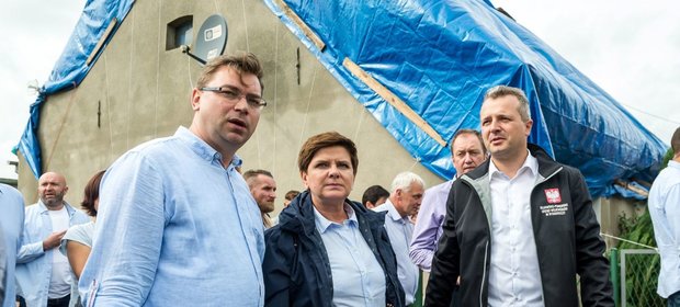 Premier w weekend wizytowała jedną ze wsi poszkodowanych przez nawałnicę.