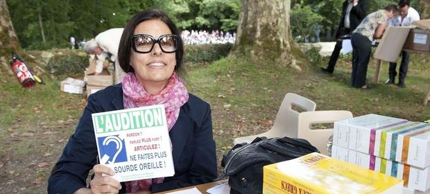 Francoise Bettencourt Meyers napisała książkę o greckich bogach.