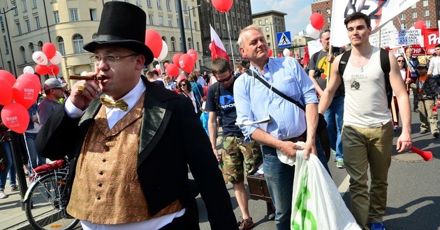 Kredyty we frankach ma około 2 mln Polaków. Walczący w sądach organizują się, protestują i śledzą poczynania sądów i sędziów