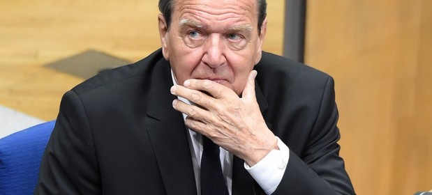 Gerhard Schroeder, były kanclerz Niemiec, uważany jest za przyjaciela rosyjskiego prezydenta Władimira Putina.