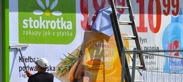Grupa Emperia tworzy sieć ponad 380 supermarketów i marketów "Stokrotka" zlokalizowanych na osiedlach, w mini-centrach i galeriach handlowych.